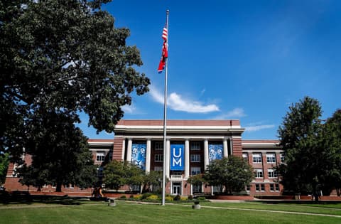 SCHOLARSHIP: Fully Funded University of Memphis Scholarships for International Students in USA 2022/2023 | APPLY NOW