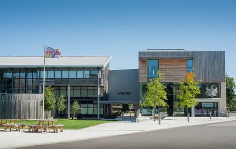 SCHOLARSHIP: Royal Veterinary College, UK Undergraduate Scholarship 2022/2023 | APPLY NOW |