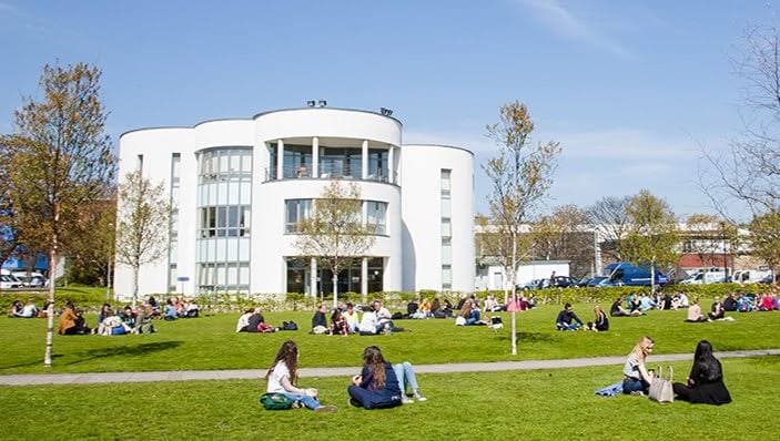 University of Dundee Scholarship